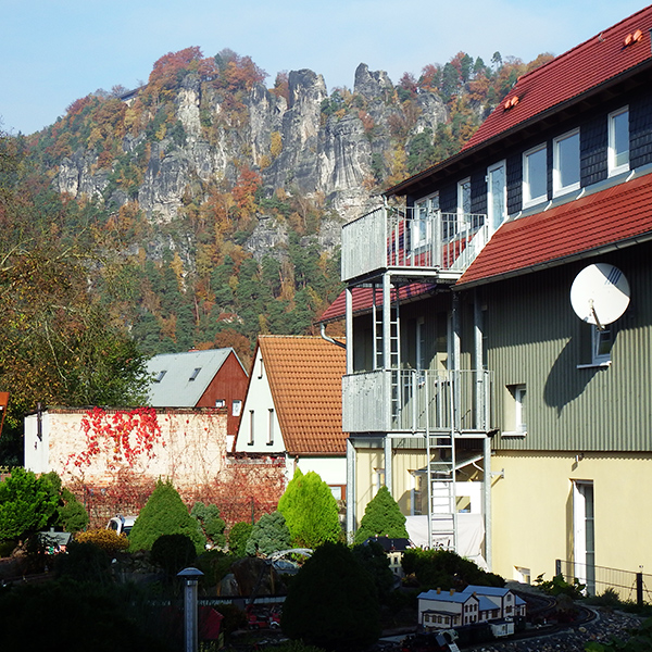 Eisenbahnwelten im Kurort Rathen - Pension, Ausblick, Außenansicht